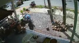 Lucky motorcycle rider stops in time to avoid crashing truck