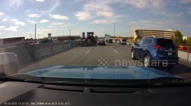 Close Call: Silver Pickup Truck Cuts Through 3 Lanes Of Traffic To Take an Exit