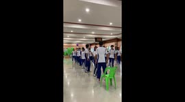 Pupils have amusing balloon popping game