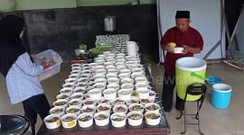 Ramadan in Indonesia: Distributing Meals for Breaking the Fast with Indonesian Cuisine Menus