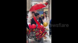 Vintage Tricycle Wedding Captivates in Yunnan, China