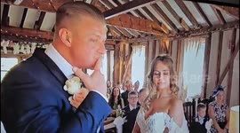“I will laugh at you when you’re sad” - Moment groom mixes up vows on wedding day