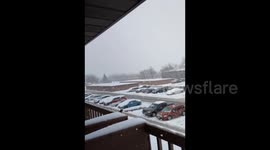 US: Record Snowfall Hits Minneapolis Causing Delays And Cancellations At Airport 2