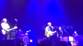 Noel Gallagher pays tribute to Prince during gig