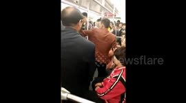 Two couples fight for seat on subway in China
