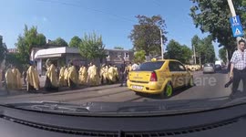1,000 priests take part in impressive procession in Romania