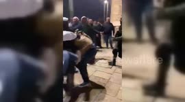 Israelis and Palestinians clash in Jerusalem after Ramadan prayers