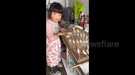 Chinese girl surprises mother with mouse-shaped dumplings