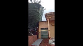 Tornadoes cause strong winds to blow away roofs in Vietnam