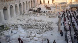 Syrians revitalize Ramadan traditions with Iftar banquet at iconic mosque in Aleppo