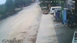 Train crashes into bus on level crossing injuring 45 in Cambodia