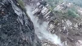 Massive landslides hit highway in northern India