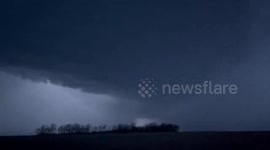 US: Ominous Mothership Storm Cell Over Illinois During Severe Weather