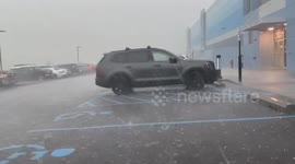 US: Tornado-Warned Storm With Intense Hail Hits St. Louis