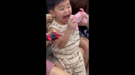 Kid mimics aunties' gaming screams: hilarious reactions caught on video