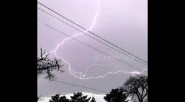 Startling footage appears to capture lightning striking airplane in California