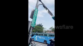 Traffic lights violently shake as deadly earthquake strikes Taiwan