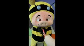 Chinese Theme Park Mascot Returns Sausage for Girl in Unusual Way