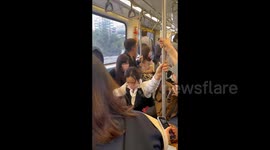 Bus shakes violently as earthquake hit Taiwan