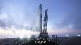 SpaceX Falcon 9 illuminates sky with Starlink launch in San Diego, California