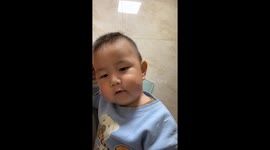 Little boy adorably sings ‘I have a good mummy’ in China