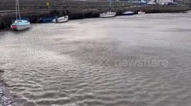 Storm Kathleen Brings Strong Winds, High Waves To Ireland, UK Coasts 4