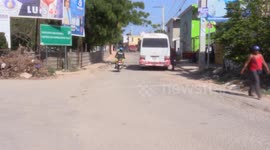 Haitians cross border to Dominican Republic to buy essentials amid gang violence