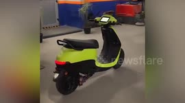Scooter appears to drive itself in India