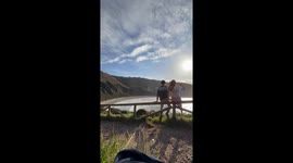 Couple Fails to Take Aesthetic Photo at the Beach