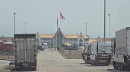 Bridge to Thailand closed as defeated Myanmar junta troops withdraw from key border town
