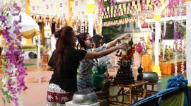 Laos celebrates traditional Songkran Festival