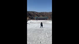 Beginner snow skater takes a face-plant dive: a hilarious mishap in Shanxi