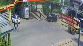 Angry customers attack car wash staff in Thailand