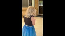 Parting pact: Little girl's kindness triggers a survival tactic in skink