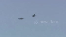 Philippine and U.S. air forces practice jet fighter manoeuvres
