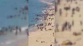 Residents head to beach as temperature heats up in Gaza's Deir al-Balah