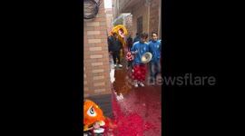 China: Lion dance bonds big and little lions in Zhanjiang city