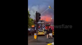 UK: Huge Fire Breaks Out At Historic Pub In Mitcham, London 2