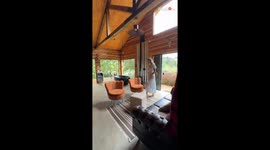 Chair-ful surprise: Graceful tea time goes hilariously wrong