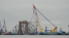 USA: Unified Command Utilizes Giant Crane to Clear Path to Port of Baltimore