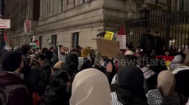 USA: Crowds chant against Israel at Columbia University’s gate in New York