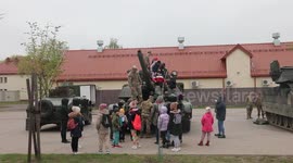 Poland: Polish school children visit 3rd ID soldiers