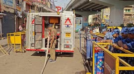 6 Dead, 15 Injured as major fire breaks out,NDRF team hard afford for resque on hotel Northern India