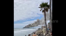 US: Massive Fire Breaks Out On Oceanside Pier In Southern California 2