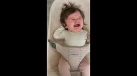 Baby Pulls Her Own Hair