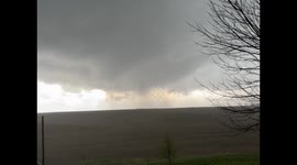 Video captures tornado's impact near Persia, Iowa