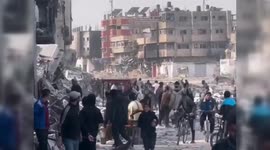 Gaza: Israeli artillery shelling strikes in close proximity to a crowd of civilians in Gaza