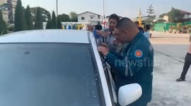 Toddler stuck in car on hot day rescued by firemen