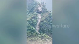 Landslide kills one following heavy rain in Kashmir, India