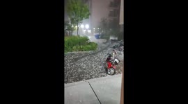 Hailstorm chaos: three-wheeled motorcycle rampage in Shijiazhuang